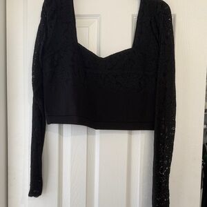 VENUS Black Lace Long-Sleeve Crop Top